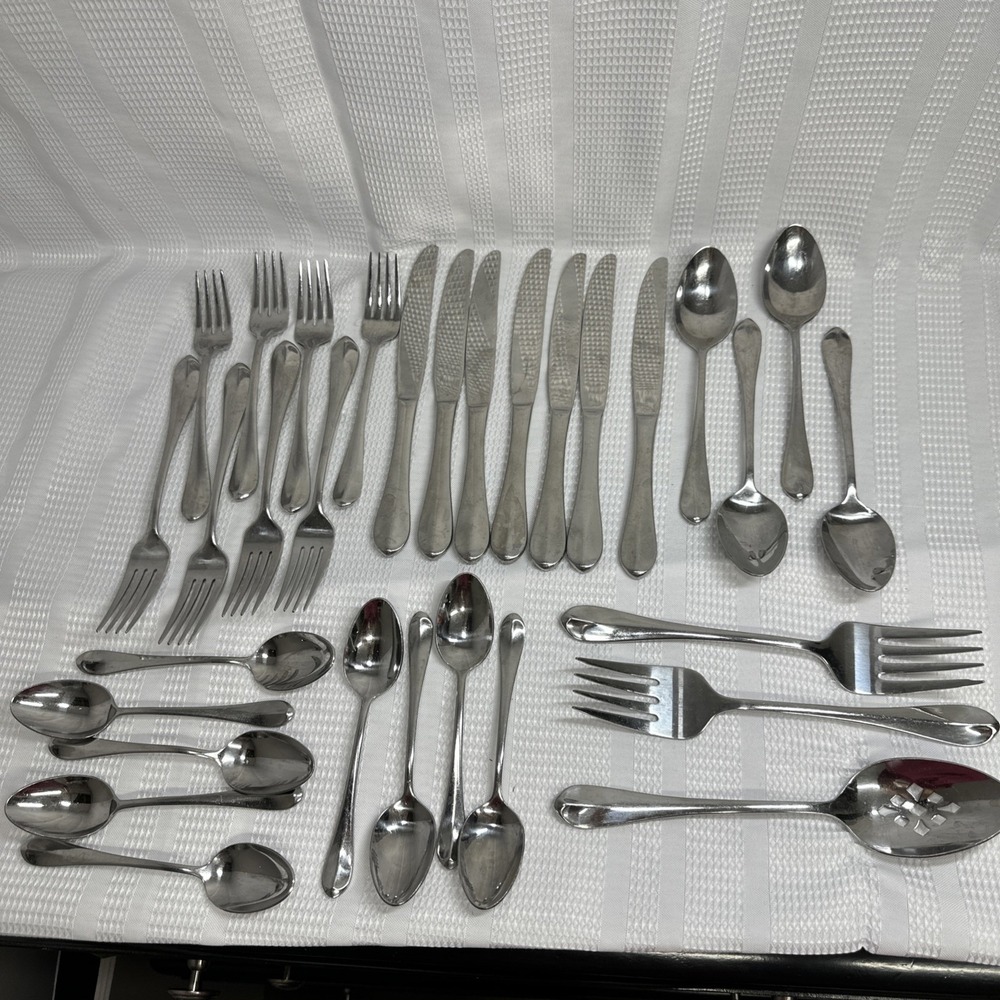 Wallace Stainless Flatware Center Ridge WAS216 Lot Of 31 Fork Spoon Knives Plus
